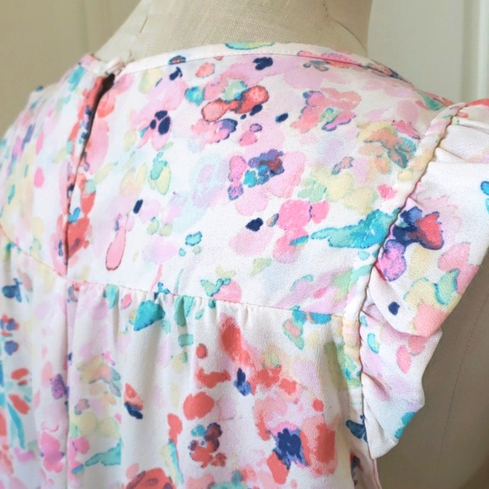 LC LAUREN CONRAD Sleeveless Blouse Watercolor Floral Ruffle Shoulders • MEDIUM - Picture 13 of 16